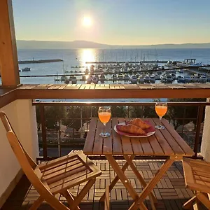 Nyaraló Romantic Coastal House In Old Town Of, Novi Vinodolski